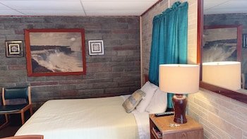 Falls Motel
