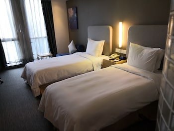 Holiday Inn Express Shanghai Jinsha