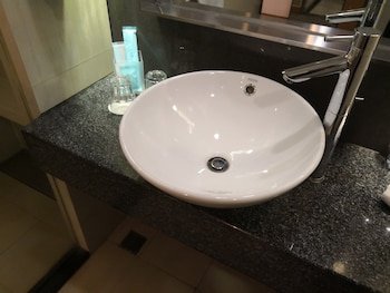 Holiday Inn Express Shanghai Jinsha