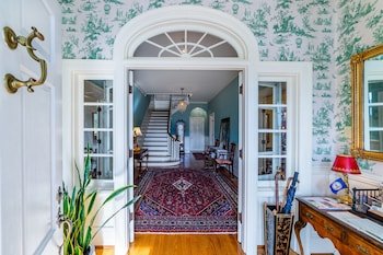 Hill Crest Bed & Breakfast