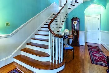 Hill Crest Bed & Breakfast