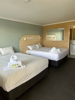 Shamrock Hotel Motel