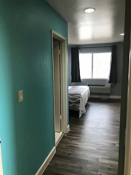 Americas Best Value Inn - Madison