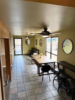 Americas Best Value Inn - Madison