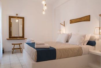 Santorin Crystal Blue Suites