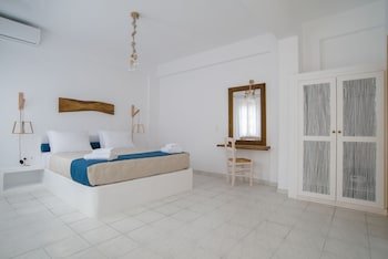 Santorin Crystal Blue Suites