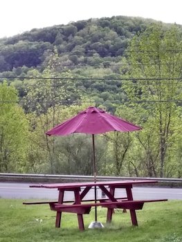 Green Valley Motel