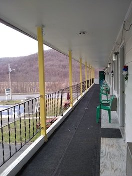 Green Valley Motel