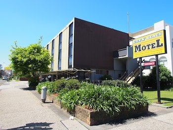 City Beach Motel