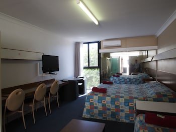 City Beach Motel