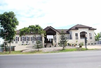 Country Chateau Hotel