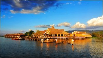 Paramount Inle Resort