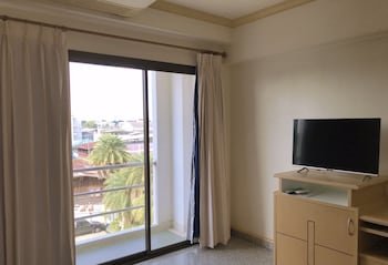Maneerote Hotel