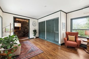 Mountaineer Inn