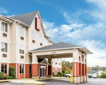 Econo Lodge Inn & Suites