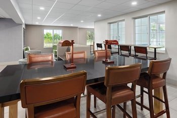 Holiday Inn Express & Suites Acme - Traverse City