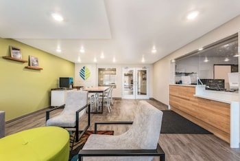 Woodspring Suites Linden