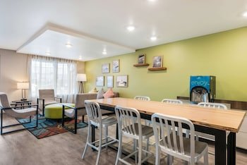 Woodspring Suites Linden