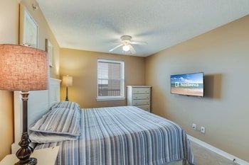 Royal Palms Condominiums