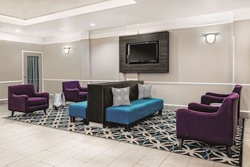 La Quinta Inn & Suites by Wyndham Houston Rosenberg
