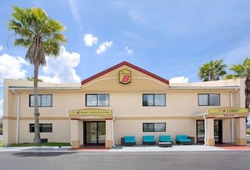 Super 8 by Wyndham Orlando International Drive