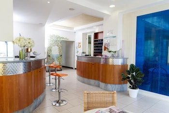 Hotel Sayonara