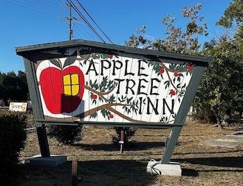 Apple Tree Inn