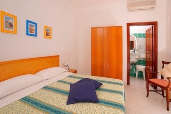 Hotel Villa Mena