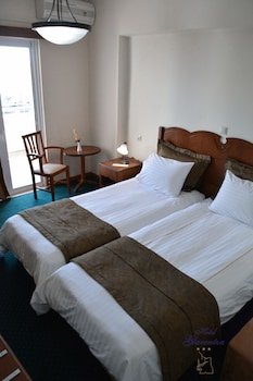 Glarentza Hotel