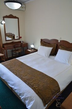 Glarentza Hotel
