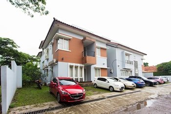 RedDoorz Plus near Siloam Karawaci