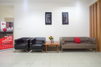 RedDoorz Plus near Siloam Karawaci