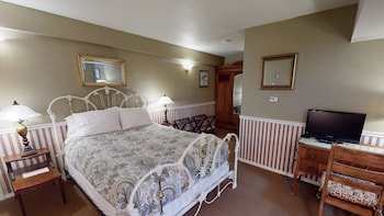 Cecil Bacon Manor