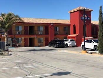 California Inn Hotel & Suites