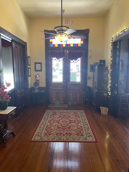 Grand Gables Inn