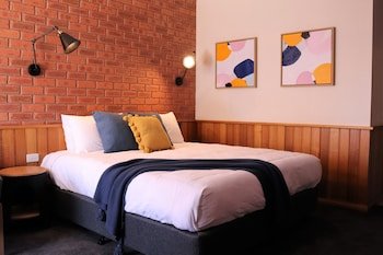 Golden River Motor Inn