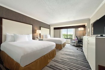 DoubleTree by Hilton Hotel Milwaukee - Brookfield