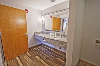 Holiday Inn Manahawkin/Long Beach Island