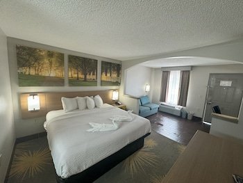 Days Inn & Suites by Wyndham Tuscaloosa - Univ. of Alabama