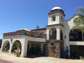 Chantico Inn & Suites