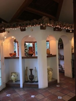 Chantico Inn & Suites
