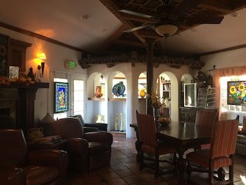 Chantico Inn & Suites
