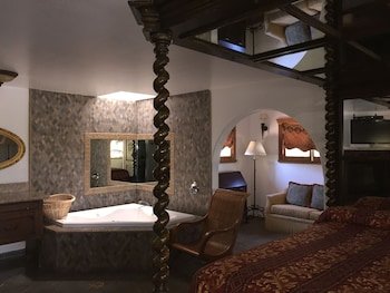 Chantico Inn & Suites