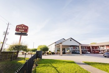 Palace Inn Baytown @ TX-330 Spur & Rollingbrook