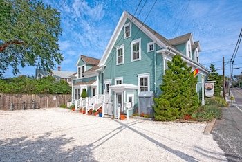 Admirals Landing Bed & Breakfast