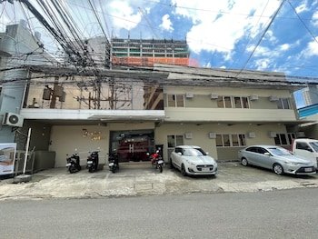 The Center Suites