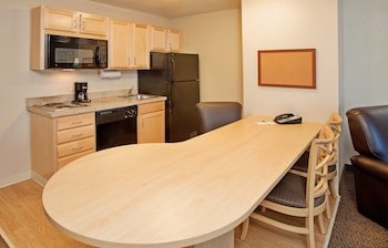 Candlewood Suites Junction City/Fort Riley