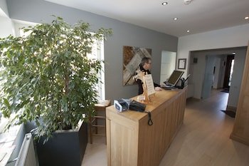 Hotel Piano 2