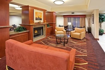 Holiday Inn Express Hotel & Suites Sumner