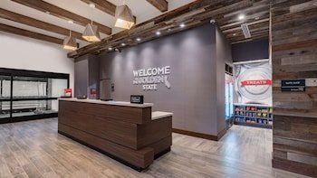 Hampton Inn Riverside Downtown